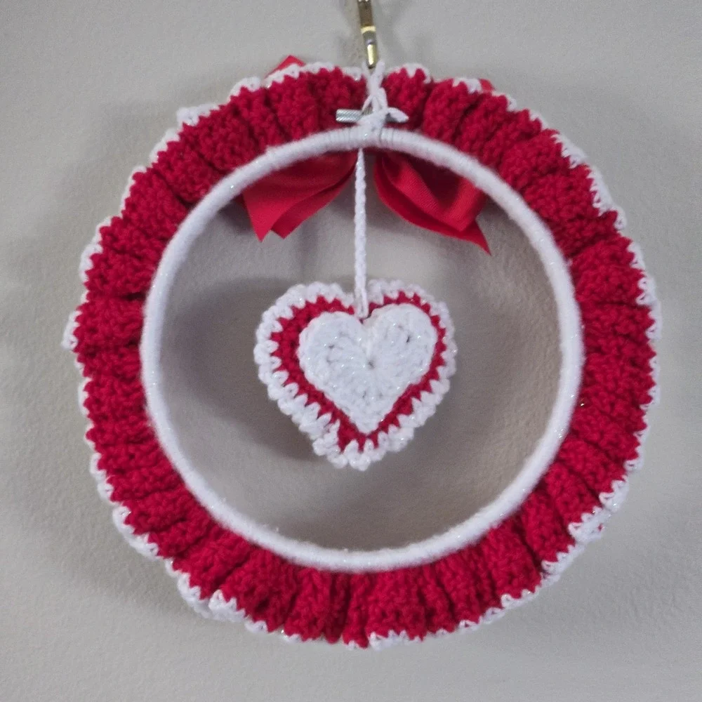 Handmade Crochet Heart Ruffle Wreath Red White Valentine Love Wall Decor‎ 10.5